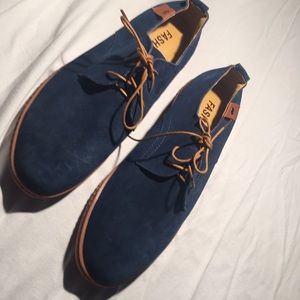 Suede shoes (&)